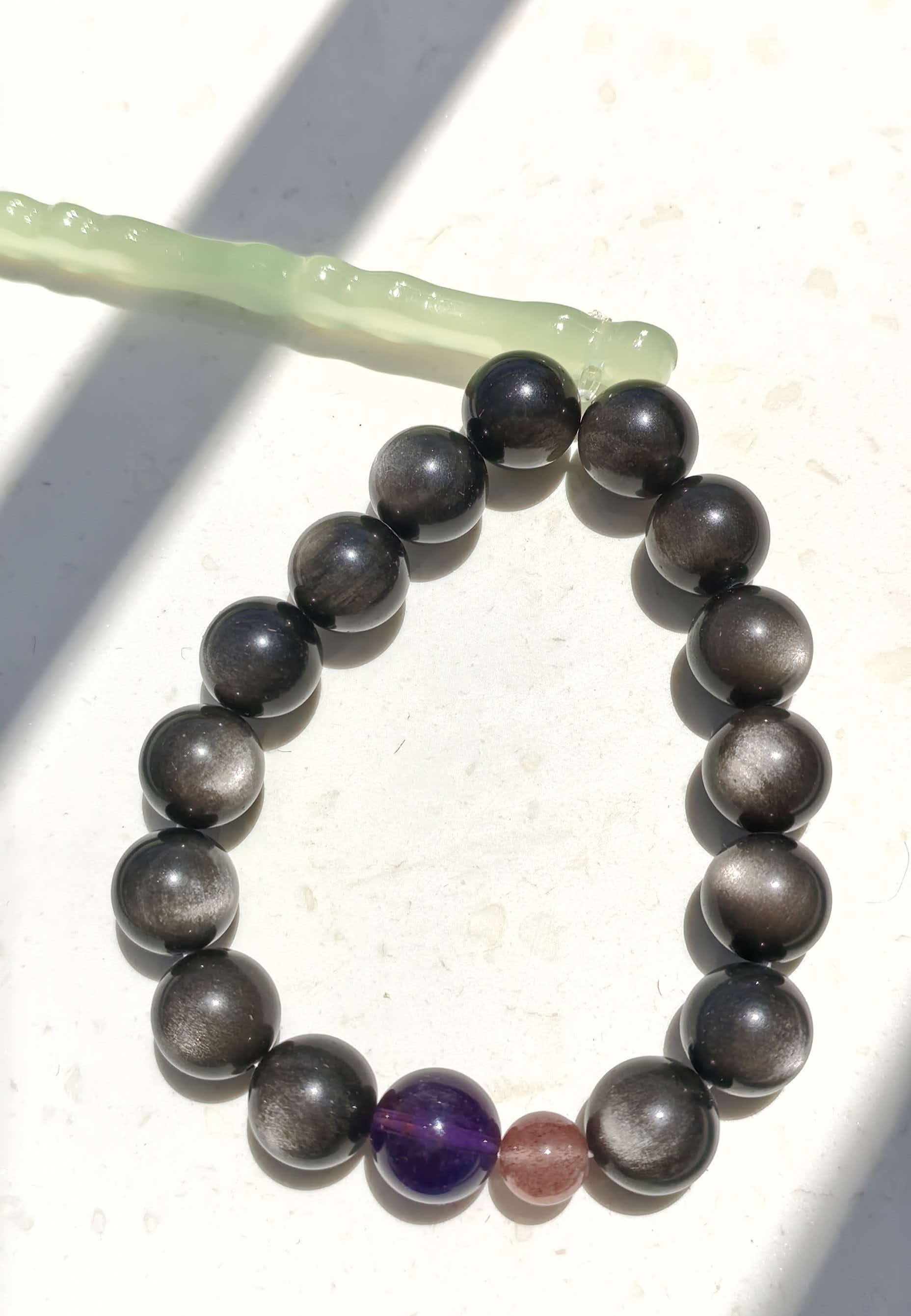Furnace Fire — 炉中火 bracelet in natural light
